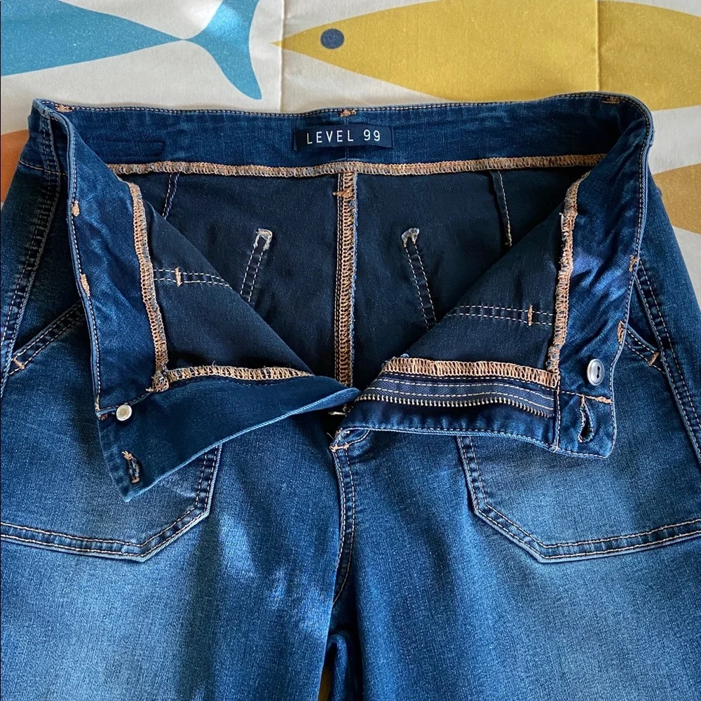 LEVEL 99 STRAIGHT LEG JEANS 29” Waist - Picture 6 of 10